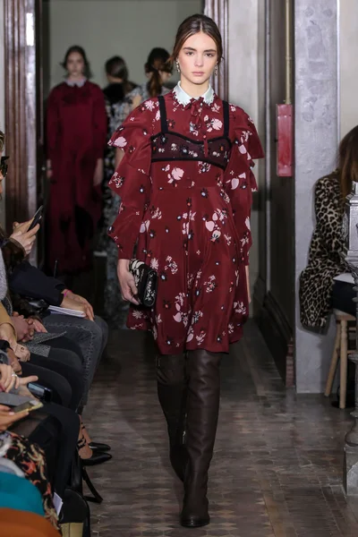 Look 17